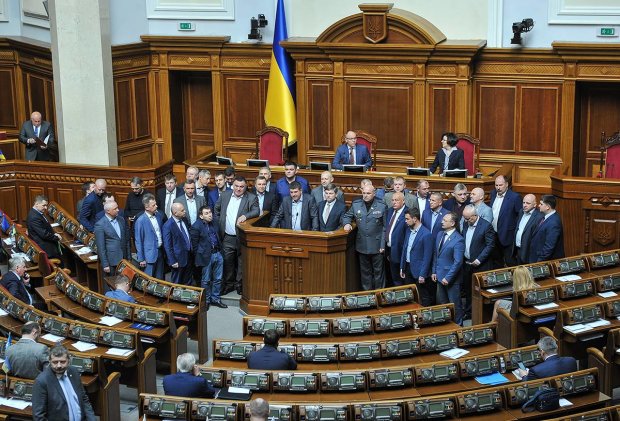 Любимчик Луценко уходит с БПП: скандалы и компромат на "смотрящего по Донбассу"