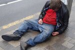 Франковчан перепугал мужчина, упавший без памяти посреди улицы - "скорая, быстрее!"
