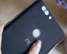 Трамп заборонив США користуватися китайськими смартфонами