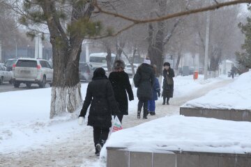 Мороз, сніг з дощем та ожеледиця: підступна стихія влаштує франківчанам ігри на виживання 28 січня