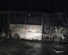 Автобус батальйону "Донбас" невідомі вночі спалили в Запоріжжі (фото)