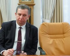 Жадібність і цинізм: "економний" міністр прирікає близьких на смерть