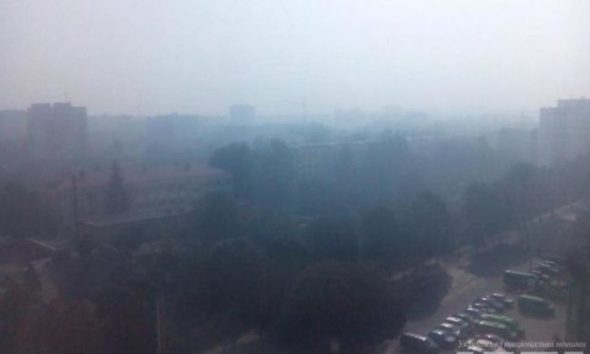Сегодня Ровно окутало едким дымом (фото)