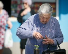 На старость придется собирать последнее, украинцам приготовили серьезные изменения: "Работаешь? Пенсии не будет!"