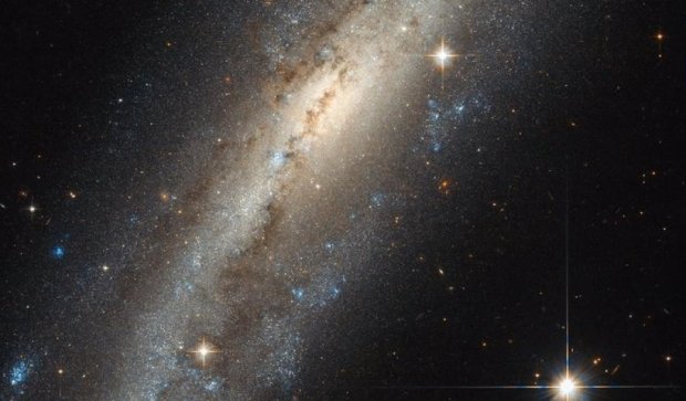 Hubble запечатлел завораживающее созвездие Андромеды