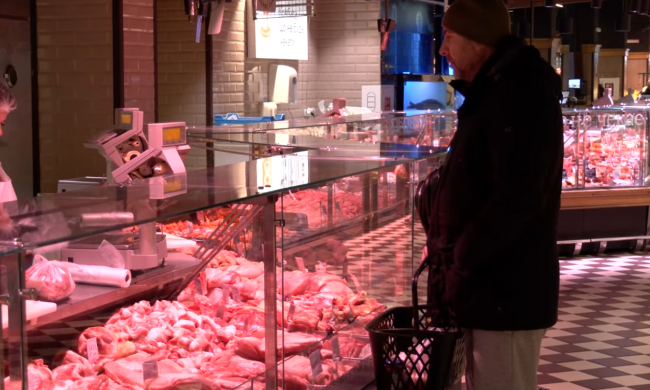 Супермаркет, м'ясо. Фото: скрін youtube