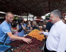 Порошенка освистали у Хмельницькому: "Ганьба!", відео