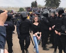 Отечество наше свободное: Кремль отметил День России массовыми арестами