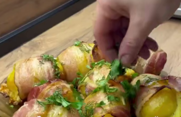 Картофель с беконом, запеченный в духовке