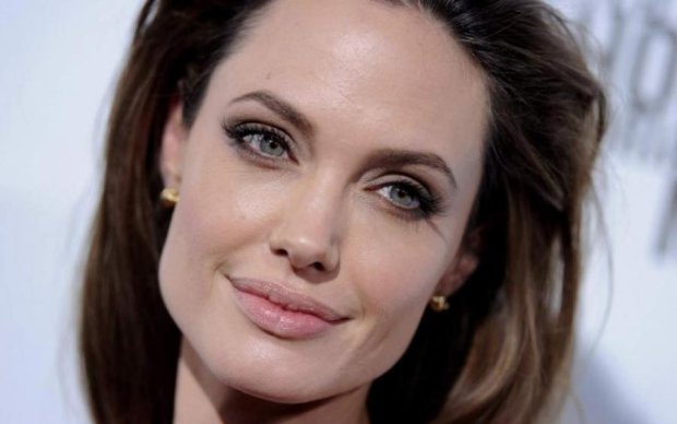 Косметолог Джолі розсекретила головні таємниці її краси