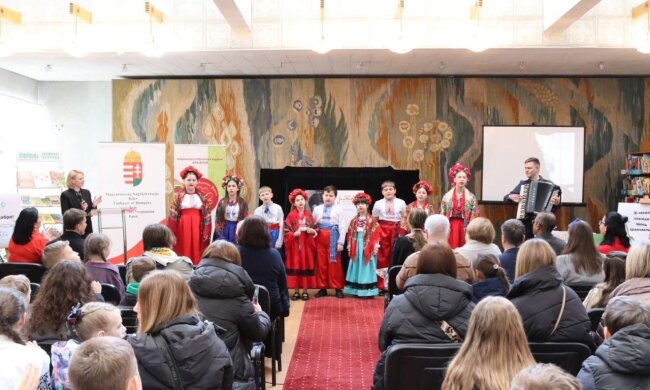 Тайна старого "Мерседеса" и праздник под обстрелами: как в Киеве спасали детство вместе с легендарной писательницей