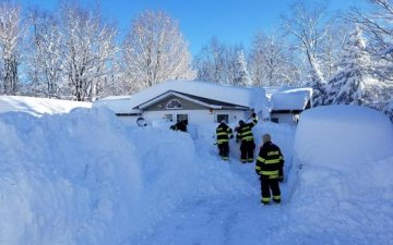 Снег убирали огнеметом и вот, что из этого получилось