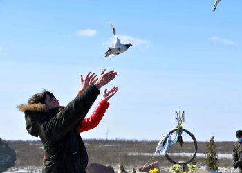 на горе Карачун почтили память украинских добровольцев, фото: штаб ООС