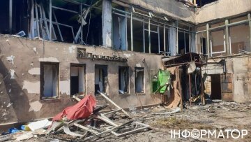 Наслідки обстрілу відділення ПриватБанку в Дніпрі