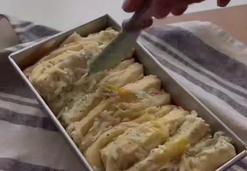 Листковий сирний хліб, кадр з відео