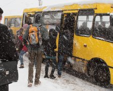 Маршрутник висадив на ходу непритомну дитину: ніхто навіть не думав заступитися