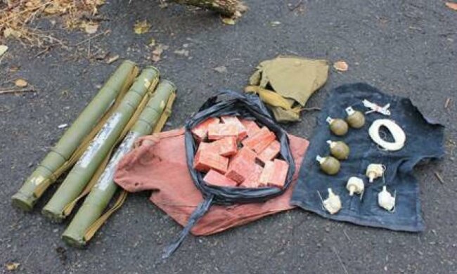 Бойовик «ДНР» ховав вдома тротил та гранатомети (відео)