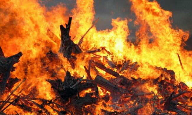 Пенсіонерка загинула у багатті зі сміття