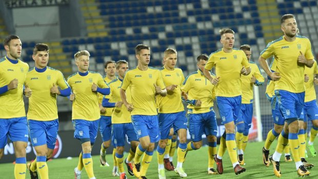 "Як у Горишніх Плавнях": збірну України по-особливому зустріли в Італії