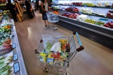 В Крыму продуктовая корзина снова подорожала, теперь на 3,5%