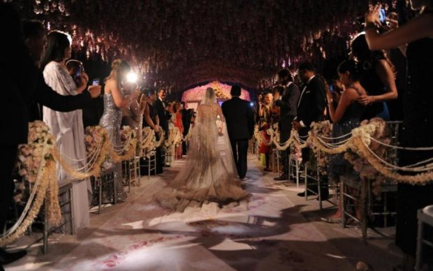 Весілля по-ліванськи: ніщо не віщувало біди, крім автомата у жениха