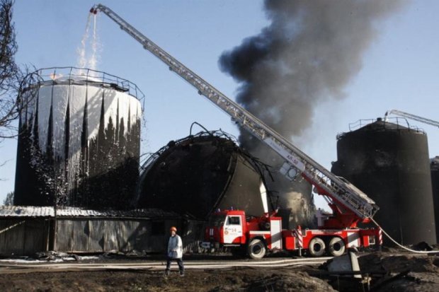 Сім'ї  загиблих у пожежі на нафтобазі отримають по 200 тисяч гривень