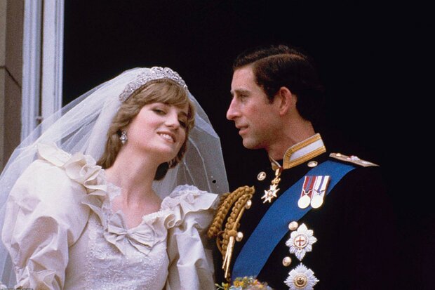 Весільний поцілунок принцеси Діани та принца Чарльза визнали культовим: епічніше за Титанік