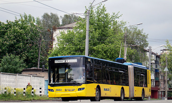 Транспорт у Дніпрі здорожчає: скільки доведеться платити за сумнівний комфорт