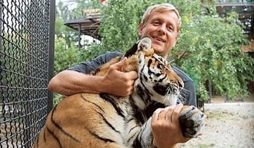  Власник кримських зоопарків подає до суду на Поклонську