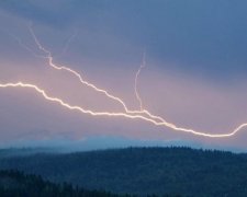 Блискавка-рекордсмен засяяла у США
