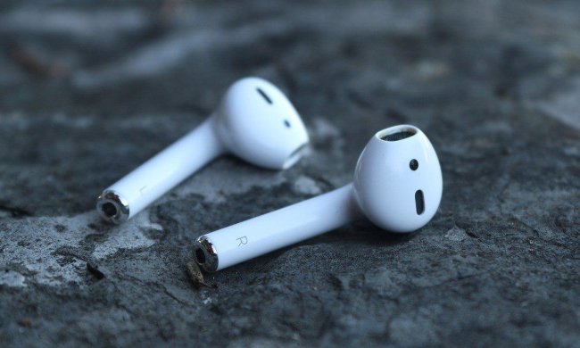 AirPods 2: бездротові навушники від Apple засвітилися в мережі