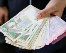 Доплати чиновникам за міжнародні проєкти