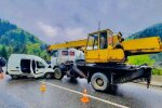 Під Франківському легковик влетів у автокран на шаленій швидкості - покалічені підлітки в лікарні