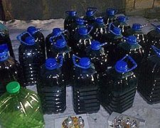 Тисячу літрів самопального коньяку вилучили на Харківщині (фото)