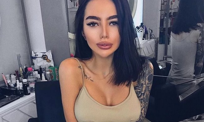 Вона взагалі буває одягнена? Українська Кардашьян показала бездоганне тіло, фанати у захваті