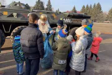 Суворий Львів: Святий Миколай нагрянув до дітей на БТР