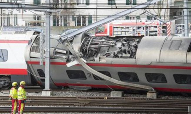 В Швейцарии сошел с рельсов вагон скоростного поезда