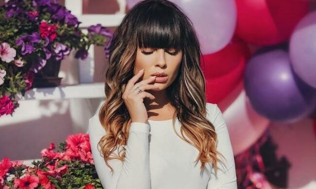 Учасниця скандального "Дом 2" оголилася перед камерою