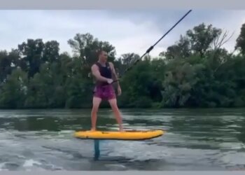 Кличко на гидрофойле, кадр из видео