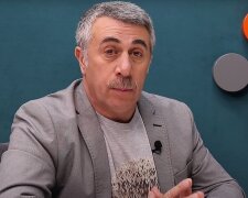 Доктор Комаровский ответил, что подгузники необходимы мамам, а не детям: "Это спасение"