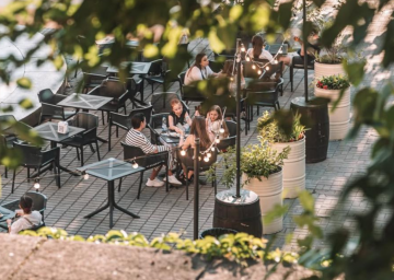 Украинцы, ресторан, фото из соцсетей