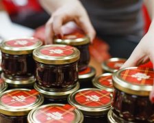 Неожиданный ингредиент в банках с вареньем удивил пограничников
