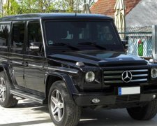 Пенсійна реформа у дії: бабця на Mercedes вразила українців