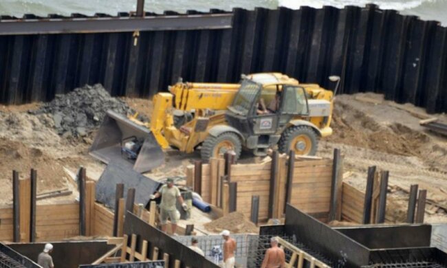 Петербуржці в Керчі будують енергоміст (фото, відео)