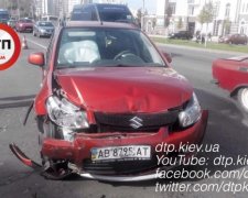 Правила не для всіх: під Києвом водій спровокував аварію