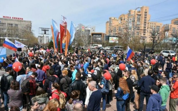 Он нам не царь: Навальный собрал сотню городов на митинги против Путина