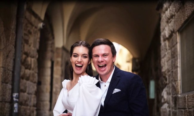 Кучеренко тепер Комарова? Дружина ведучого відповіла на питання, яке цікавить тисячі фанатів