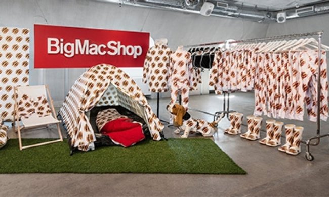 McDonald`s представил летнюю коллекцию одежды, а KFC - жареную крысу