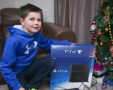 У хлопчика вкрали PlayStation 4 на Різдво та замінили книгами (фото)