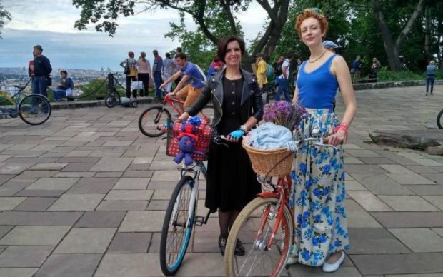 Киевлянки порадовали особым велопробегом